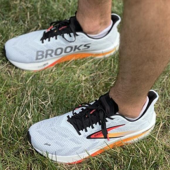 Brooks Other - Brooks Men's Hyperion 2 GTS Running Shoes mens 8